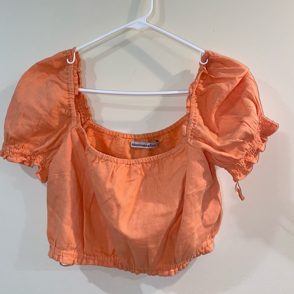 Abercrombie short sleeved cropped ruched top